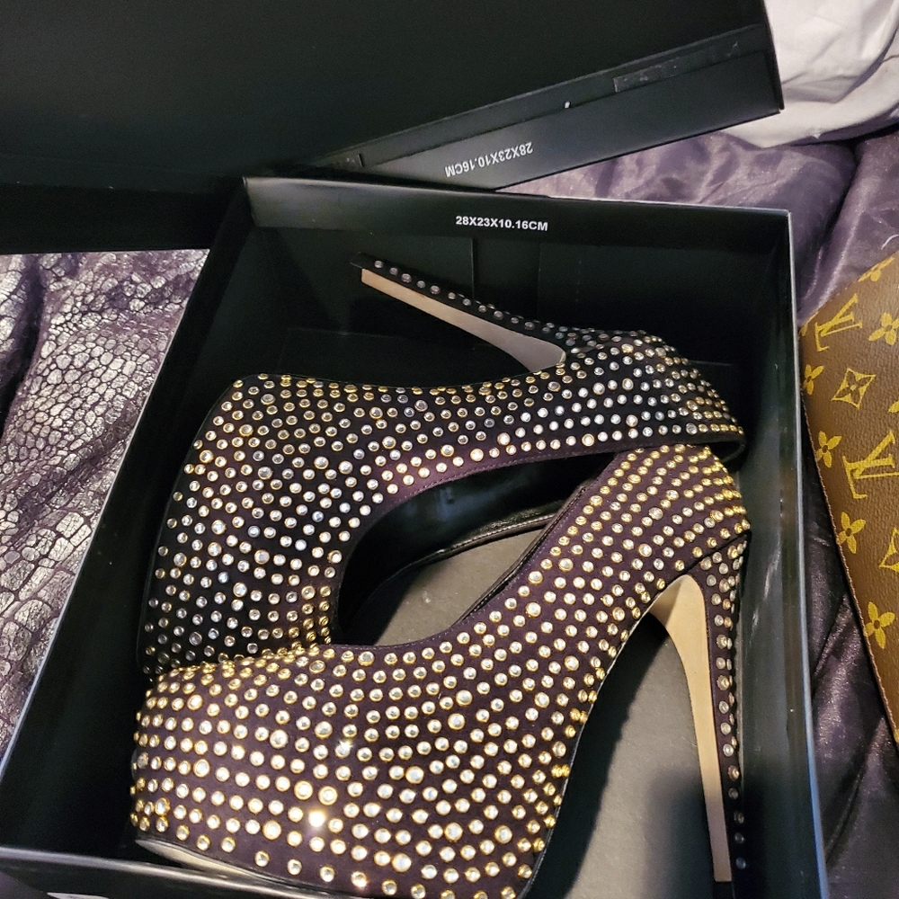 BEBE heels